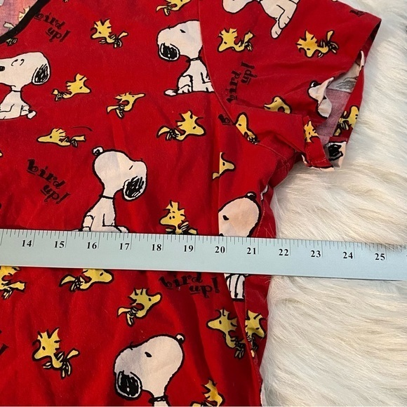 Peanuts Shirt Women’s Scrub Top Size Large Short Sleeve Red Cotton Medical - Picture 7 of 9